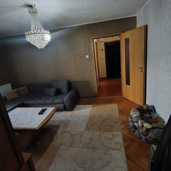 Apartament cu 2 camere semidecomandat în Soarelui