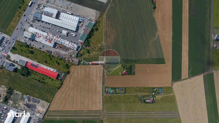 Teren de 2200 mp, în Stupini