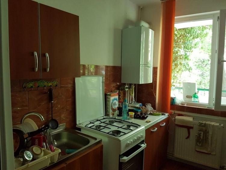 Apartament cu 2 camere semidecomandat în Sârbi