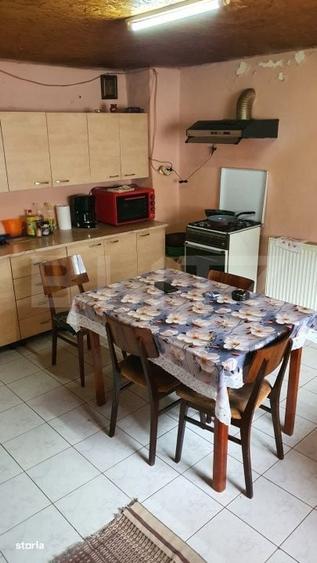 Casă cu 2 camere cu Teren 445 Mp în Piața Centrală