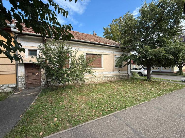 Casă cu 4 camere în Central