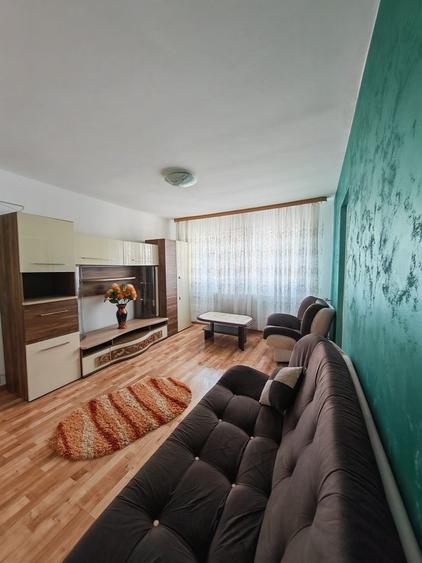 Apartament cu 2 camere semidecomandat în Mihai Bravu