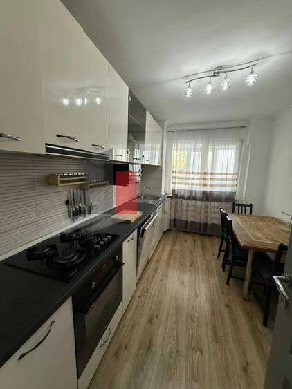Apartament cu 3 camere decomandat în Lacul Tei