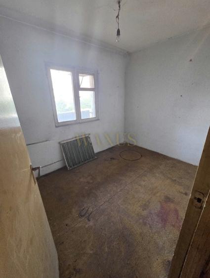 Apartament cu 4 camere decomandat în Sud