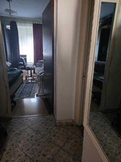 Apartament cu 3 camere decomandat în Sebastian