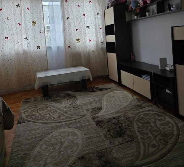 Apartament cu 2 camere semidecomandat, mobilat în Circumvalațiunii