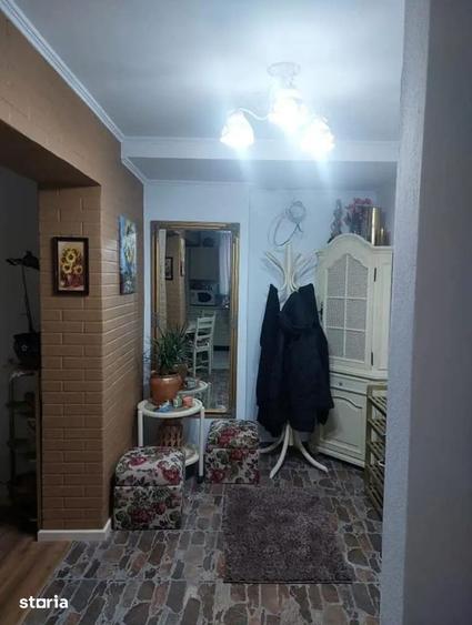 Apartament cu 4 camere, mobilat în Decebal