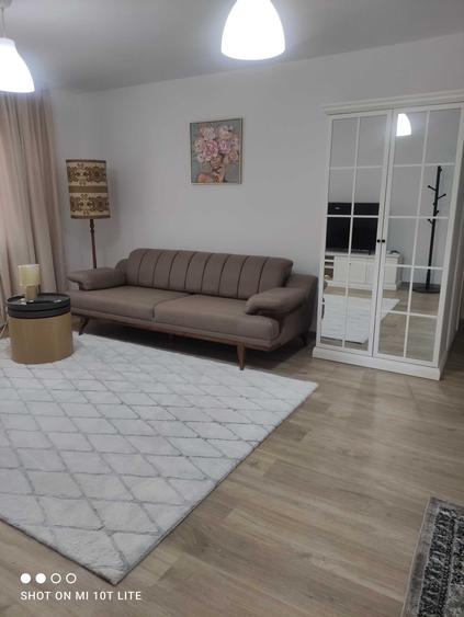 Apartament cu 2 camere semidecomandat în Central