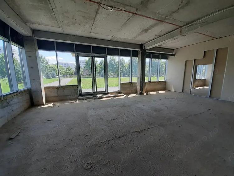 Spațiu comercial, de 238 mp, în Băneasa