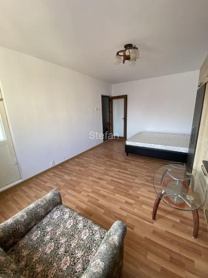 Apartament cu o camera de inchiriat