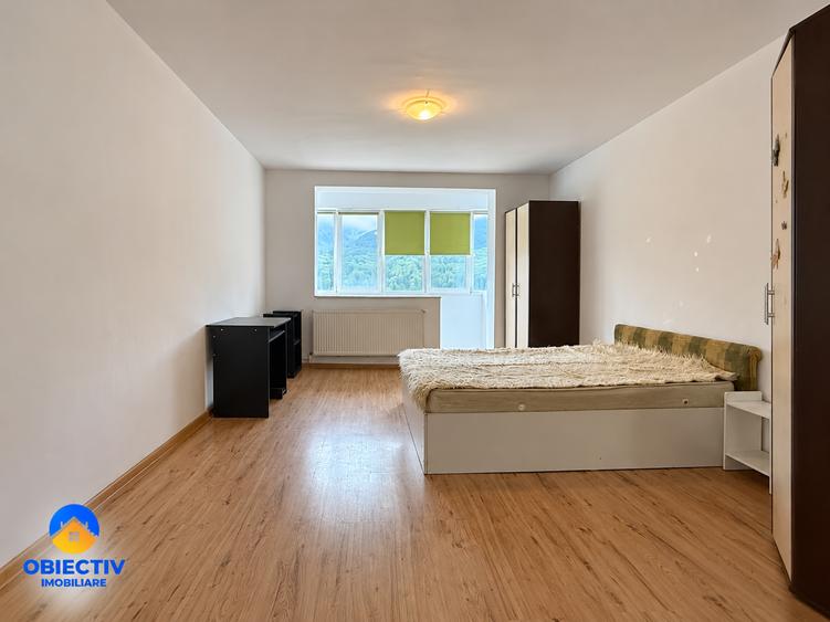 Apartament cu 3 camere semidecomandat în Mărăței