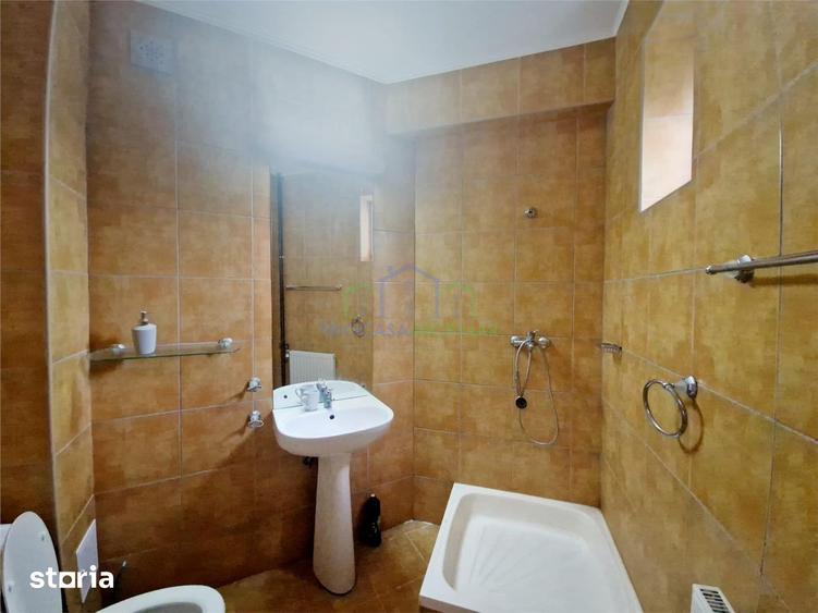 Spațiu comercial, de 714 mp, în Eșelnița