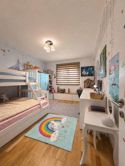 Duplex cu 5 camere cu Teren 248 Mp în Cristian