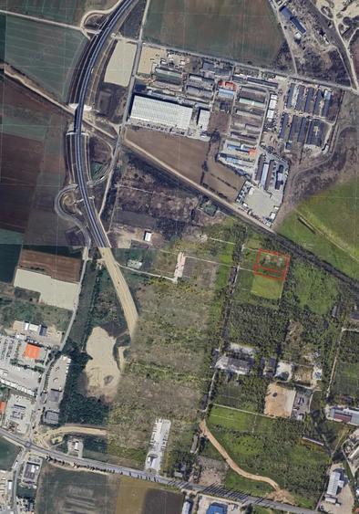 Teren de 8900 mp, în Central