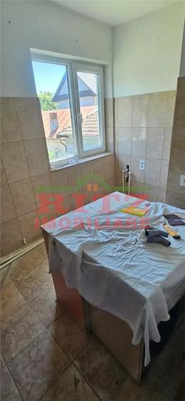 Apartament cu 3 camere în Caracal