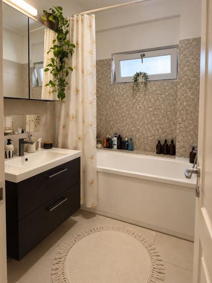 Apartament cu 3 camere semidecomandat în Copou