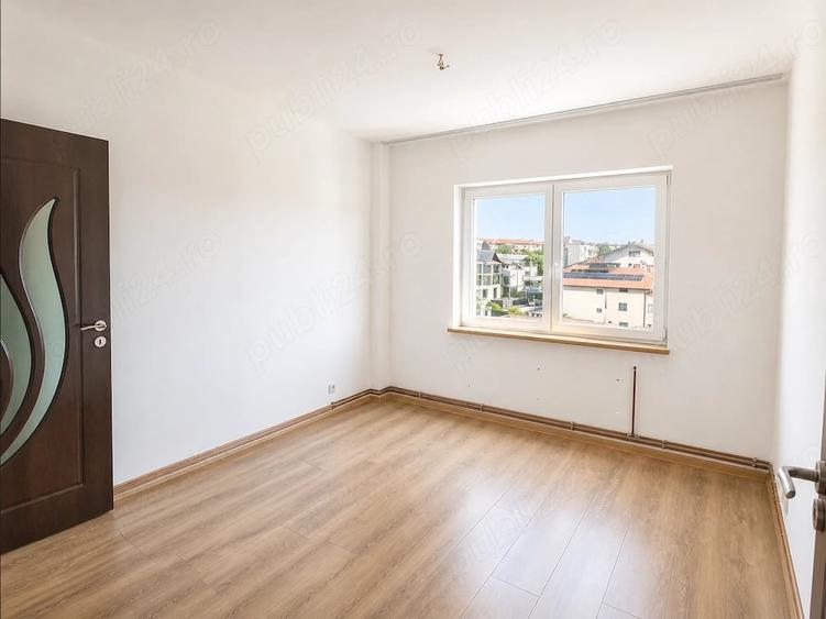 Apartament cu 3 camere decomandat în Central