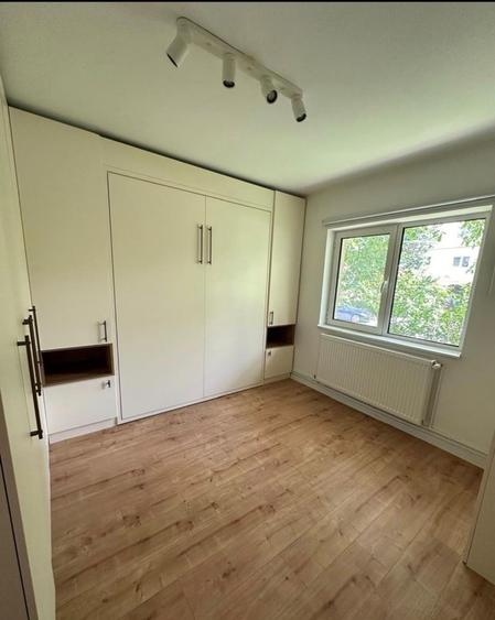 Apartament cu 3 camere decomandat, mobilat în Plopilor
