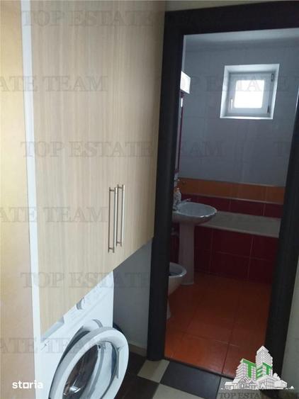Apartament cu 3 camere decomandat, mobilat în Central