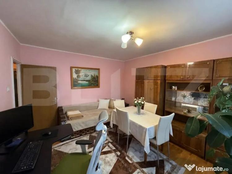 Apartament cu 4 camere decomandat în Dacia