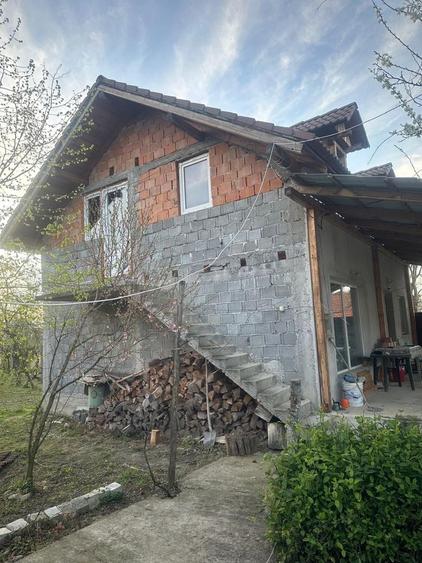 Casă cu 4 camere în Central