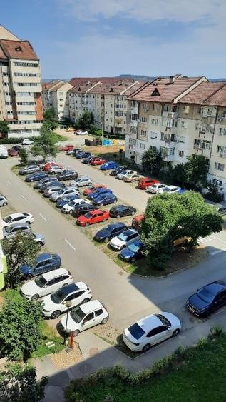 Apartament cu 3 camere decomandat, mobilat în Terezian