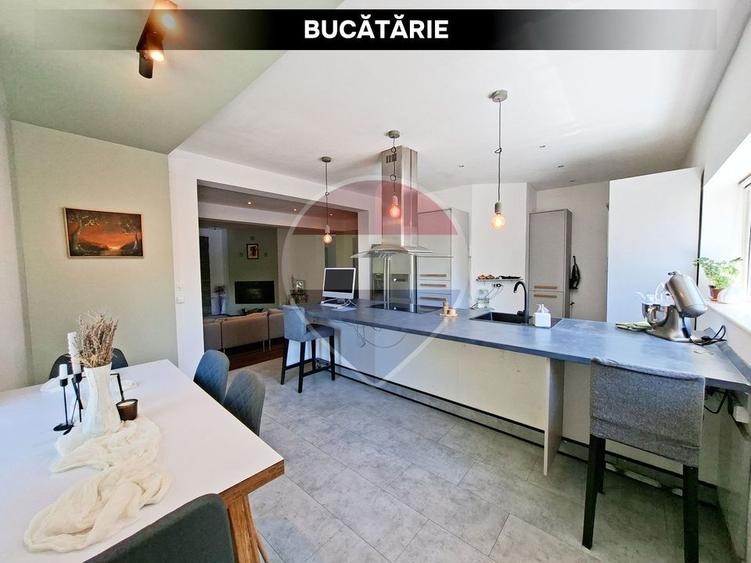 Casă individuală cu 5 camere cu Teren 2055 Mp în Central