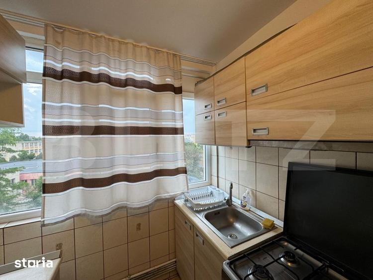 Apartament cu 3 camere decomandat în Sărari
