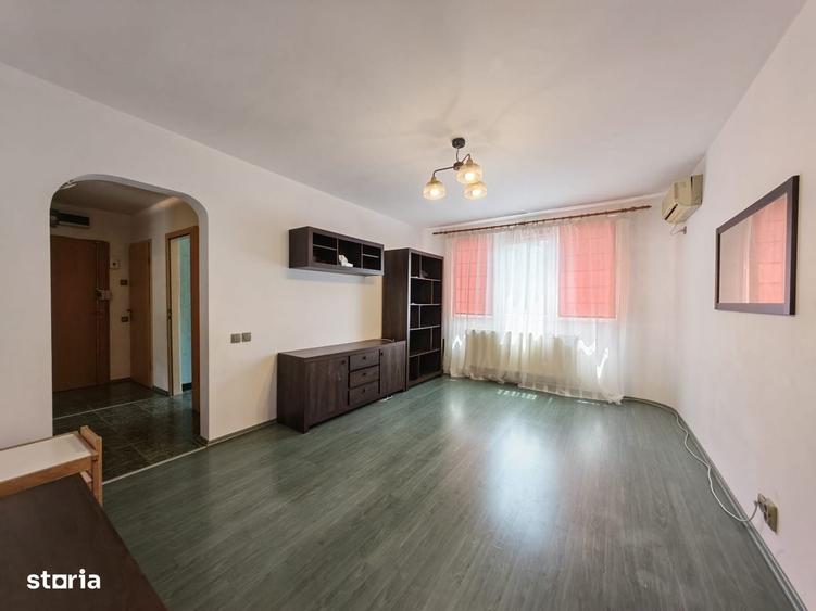 Apartament cu 3 camere semidecomandat în Drumul Taberei