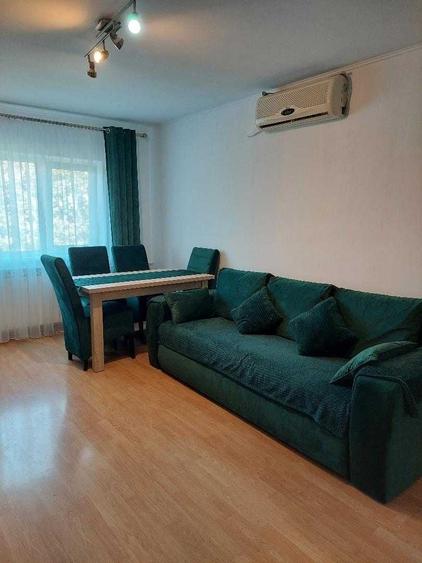 Apartament cu 2 camere decomandat în Km 4