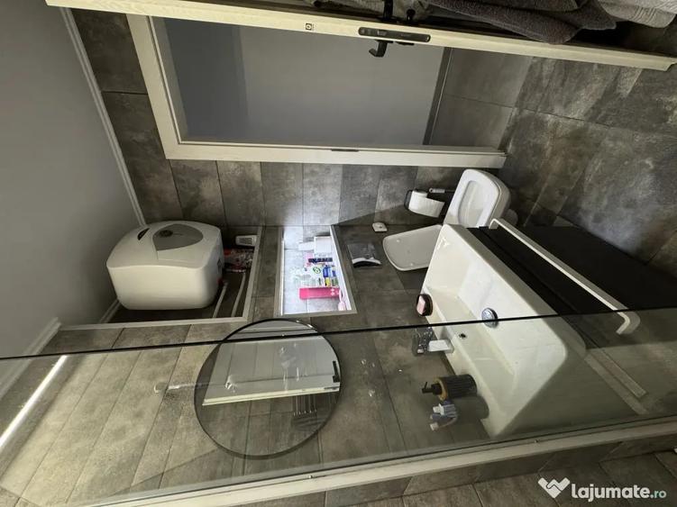 Apartament cu 2 camere semidecomandat în 1 Mai