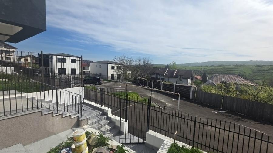 Casă individuală cu 3 camere cu Teren 190 Mp în Central