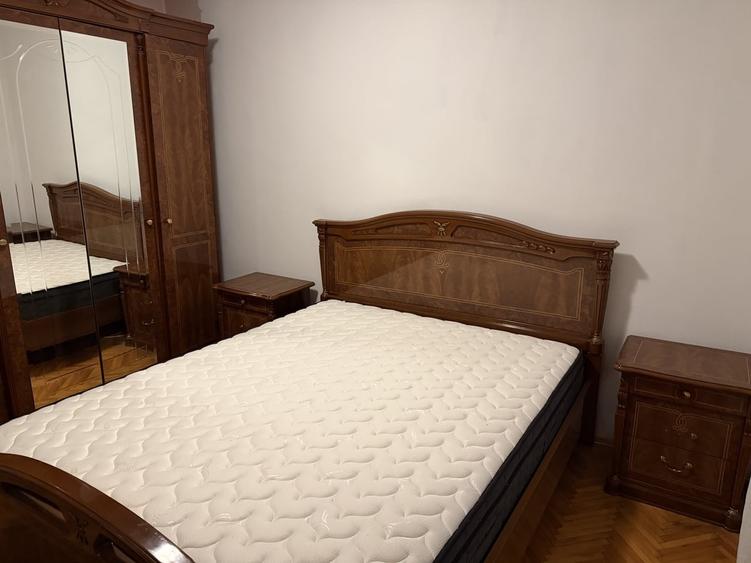 Apartament cu 3 camere semidecomandat în Câmpia Libertății
