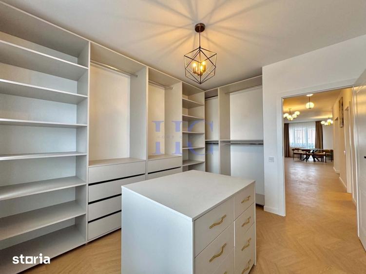 Apartament cu 4 camere decomandat în Central