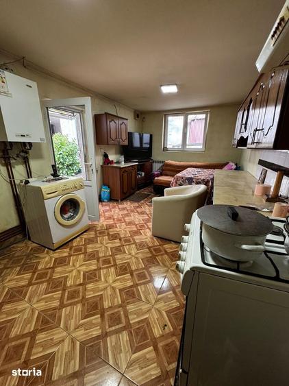 Casă cu 5 camere cu Teren 496 Mp în Sud