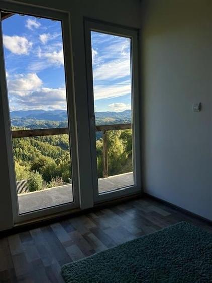 Duplex cu 9 camere cu Teren 13600 Mp în Măgura