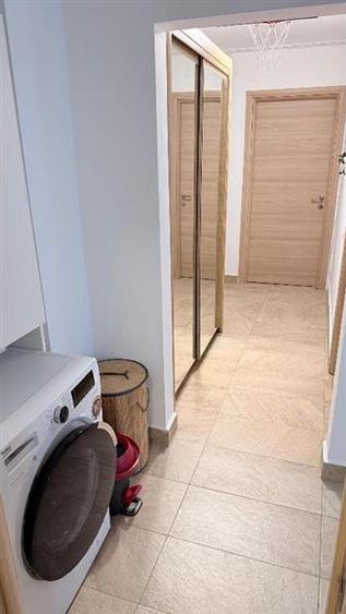 Apartament cu 4 camere decomandat în Drumul Taberei