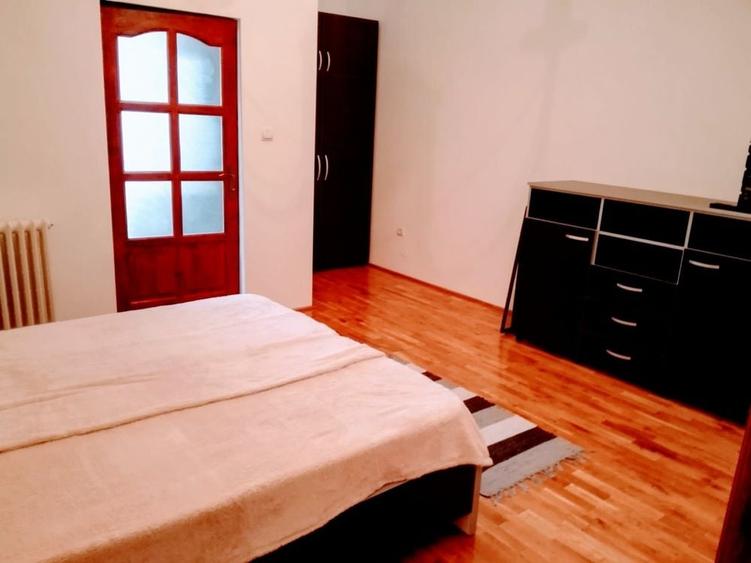 Apartament cu 3 camere semidecomandat în Take Ionescu