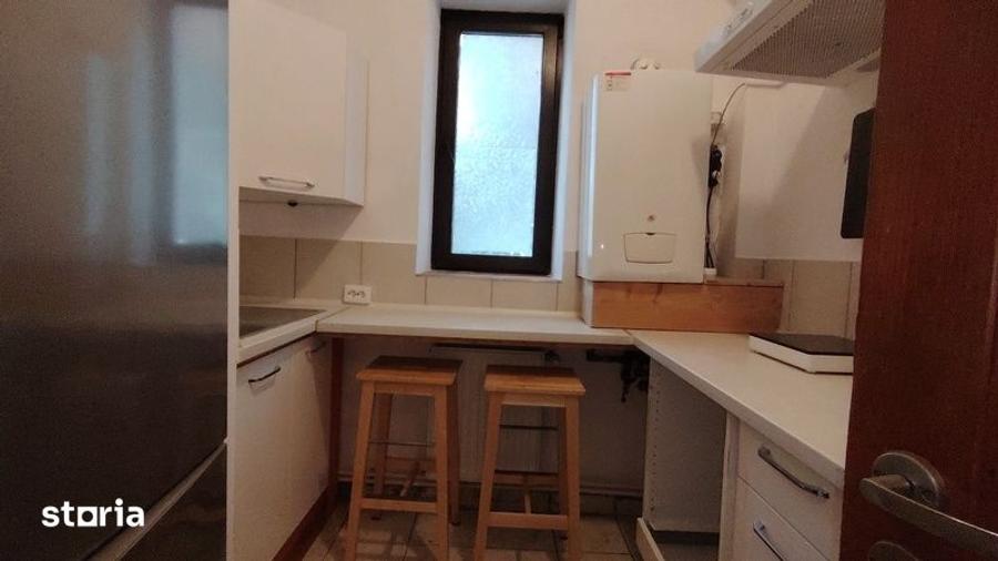 Apartament cu 5 camere decomandat în Iancului