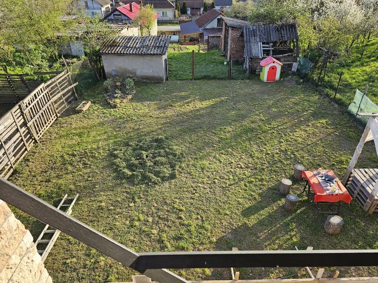 Casă cu 5 camere cu Teren 463 Mp în Hărău