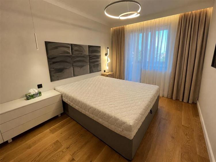 Apartament cu 3 camere decomandat, mobilat în Hipodrom 1