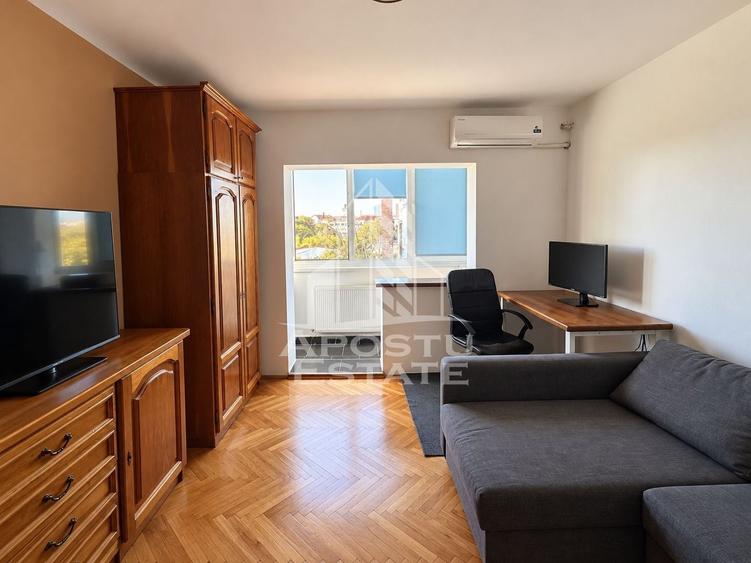 Apartament cu 2 camere semidecomandat, mobilat în Girocului