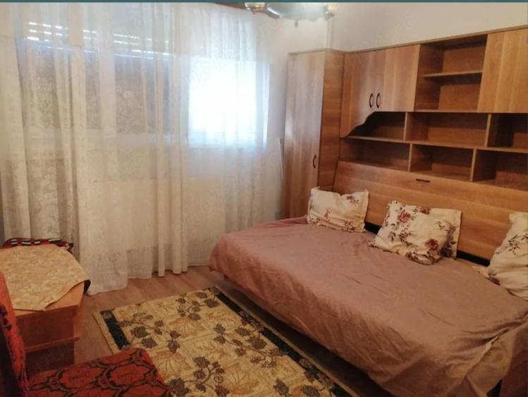 Apartament cu 2 camere decomandat în Micro 20
