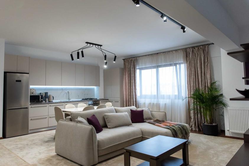 Apartament cu 3 camere decomandat în Central