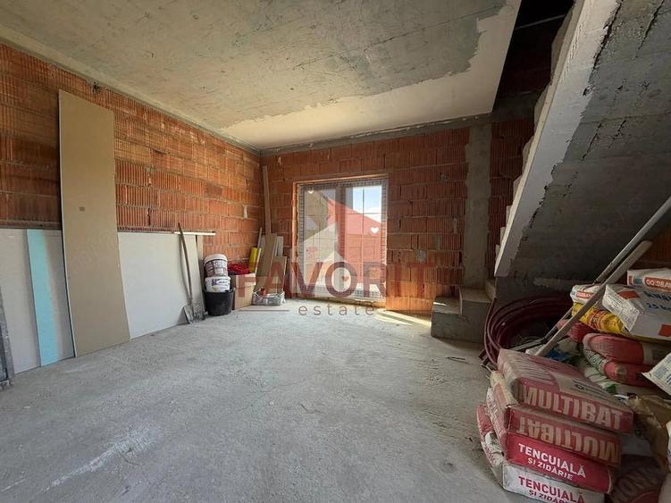 Casă cu 3 camere cu Teren 393 Mp în Sânandrei