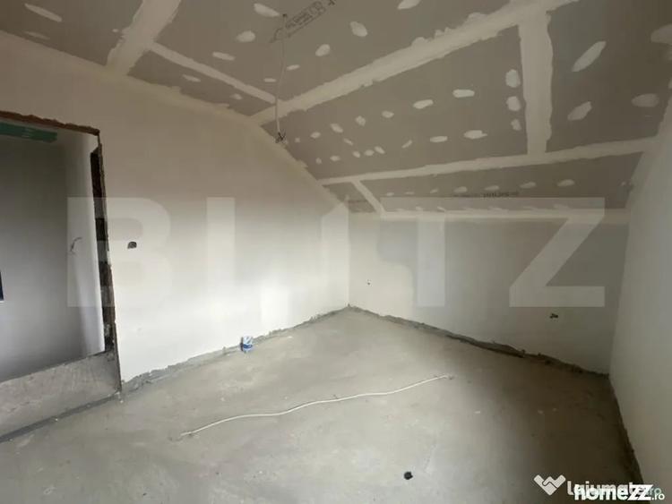 Casă cu 4 camere cu Teren 300 Mp în Lazuri
