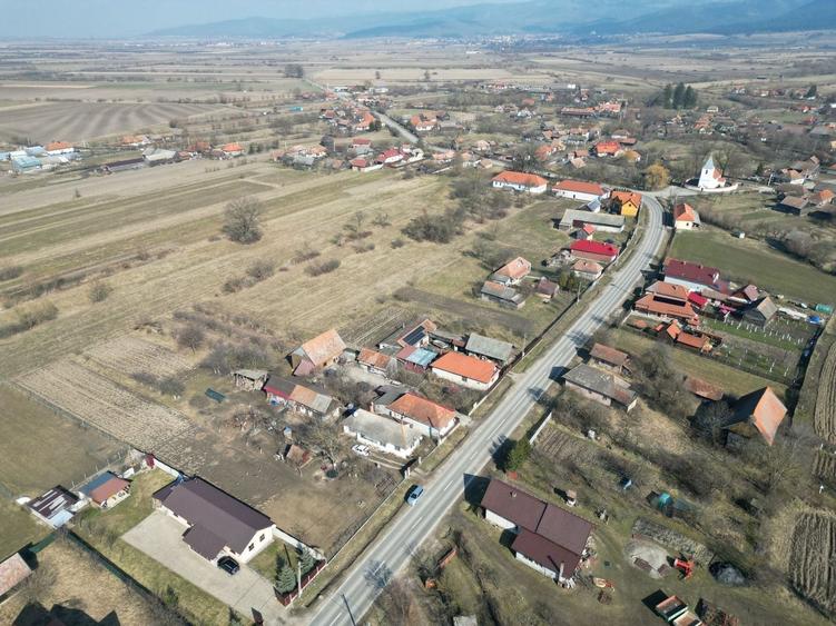 Casă individuală cu 4 camere cu Canalizare în Pachia