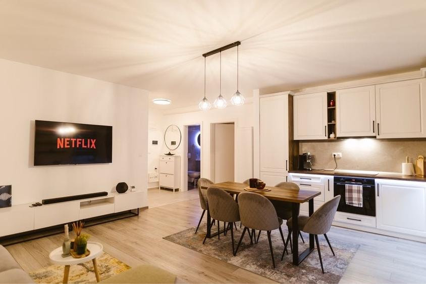 Apartament cu 2 camere decomandat în Central