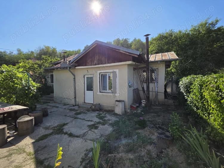 Casă cu 3 camere cu Teren 860 Mp în Valea