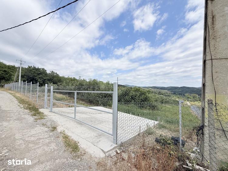 Teren de 2721 mp, în Central